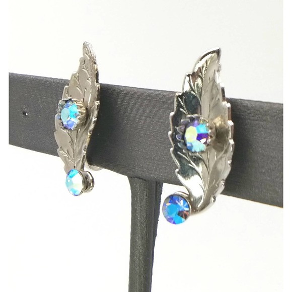 Vintage Aurora Borealis Leaf Earrings – Screw Back Earrings - Vintage Leaves - Picture 4 of 6
